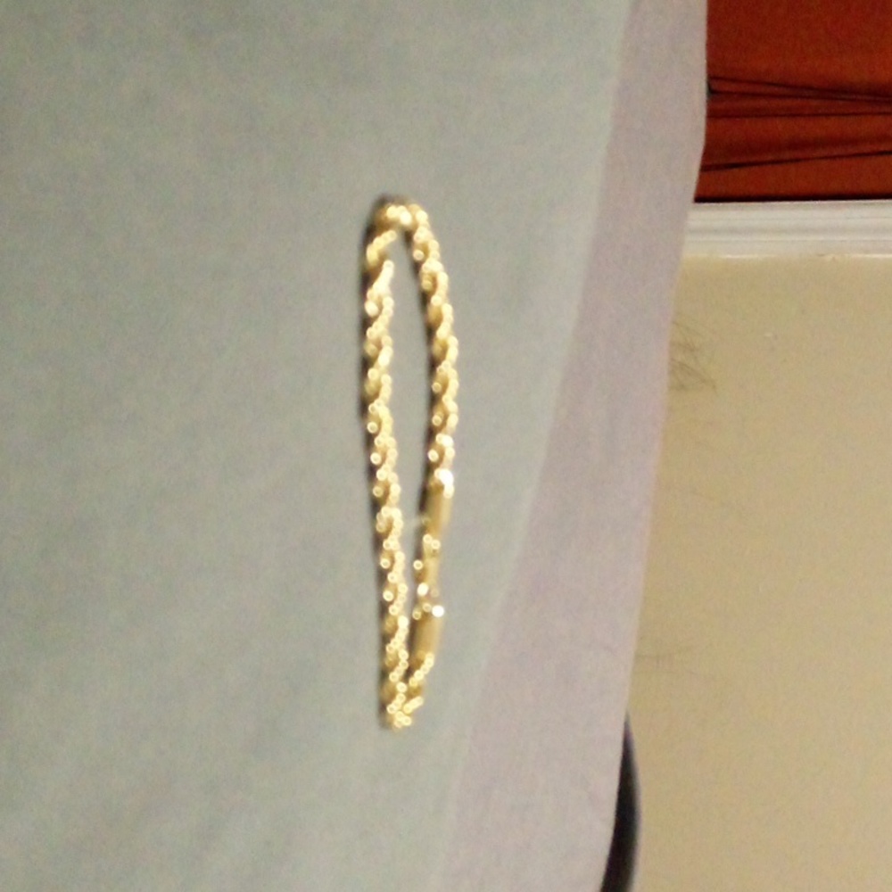 Gold chain bracelet